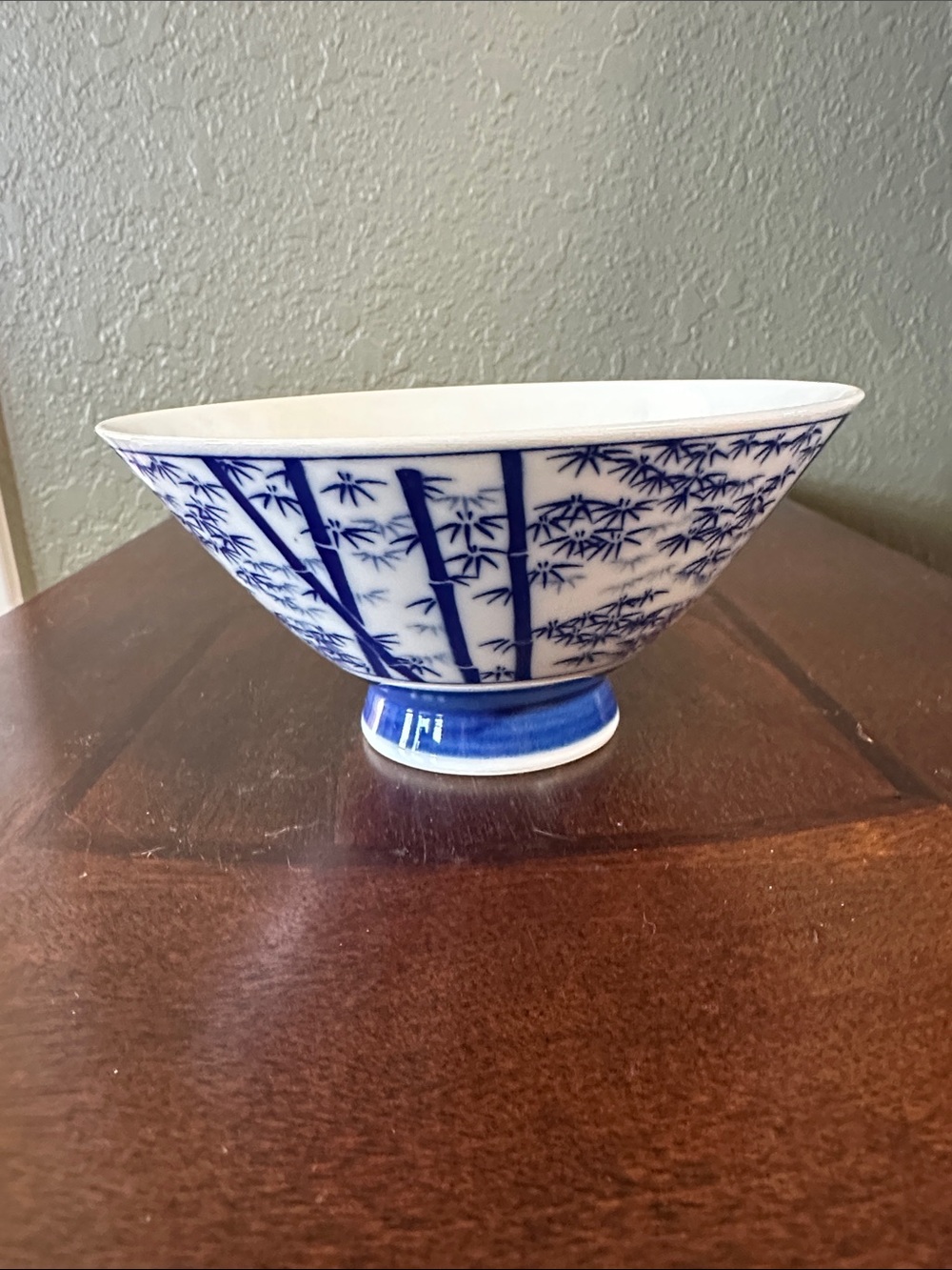 Vintage Japanese Blue & White Porcelain Bamboo Footed Noodle Bowl